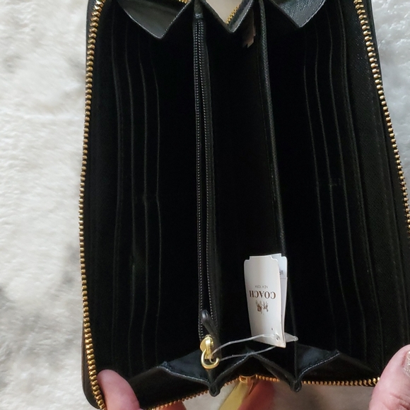 COACH - Picture 3 of 4